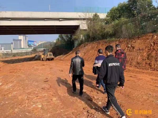 慈利縣建投集團(tuán)、慈姑建材公司：現(xiàn)場踏勘建筑垃圾綜合治理項(xiàng)目建設(shè)情況